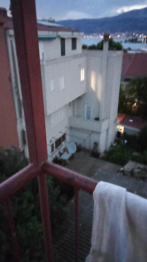 Double Room With Shared Bathroom Split Exterior foto